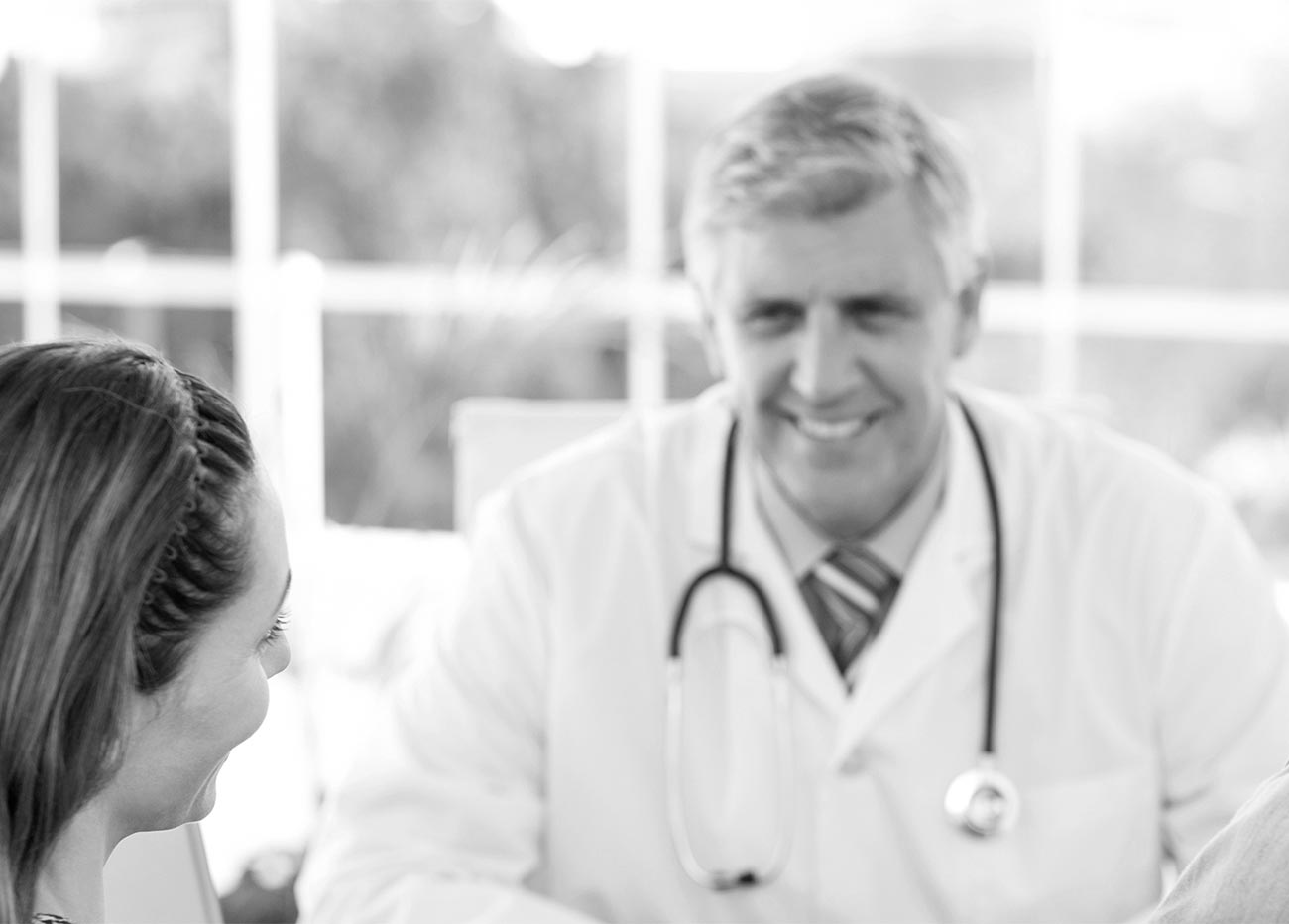 Cuándo contratar un seguro de salud modular, una EPS o ambas